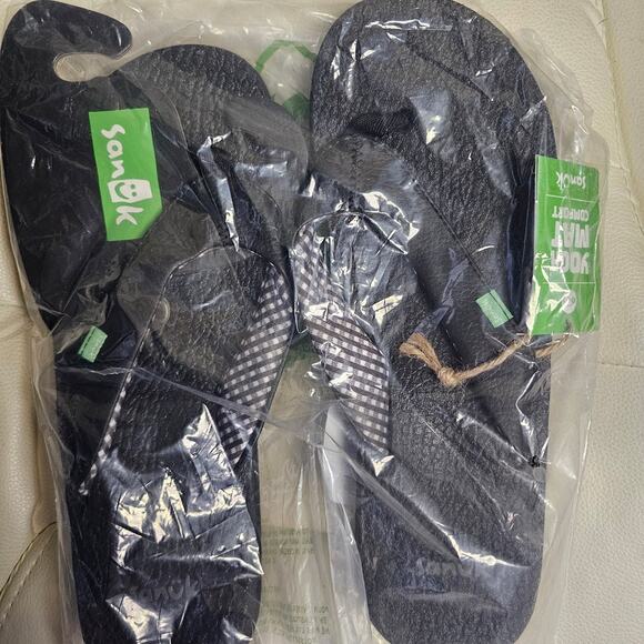 Sanuk Yoga Mat Flip Flop Sandals Size 9 Black NWT - Picture 2 of 2